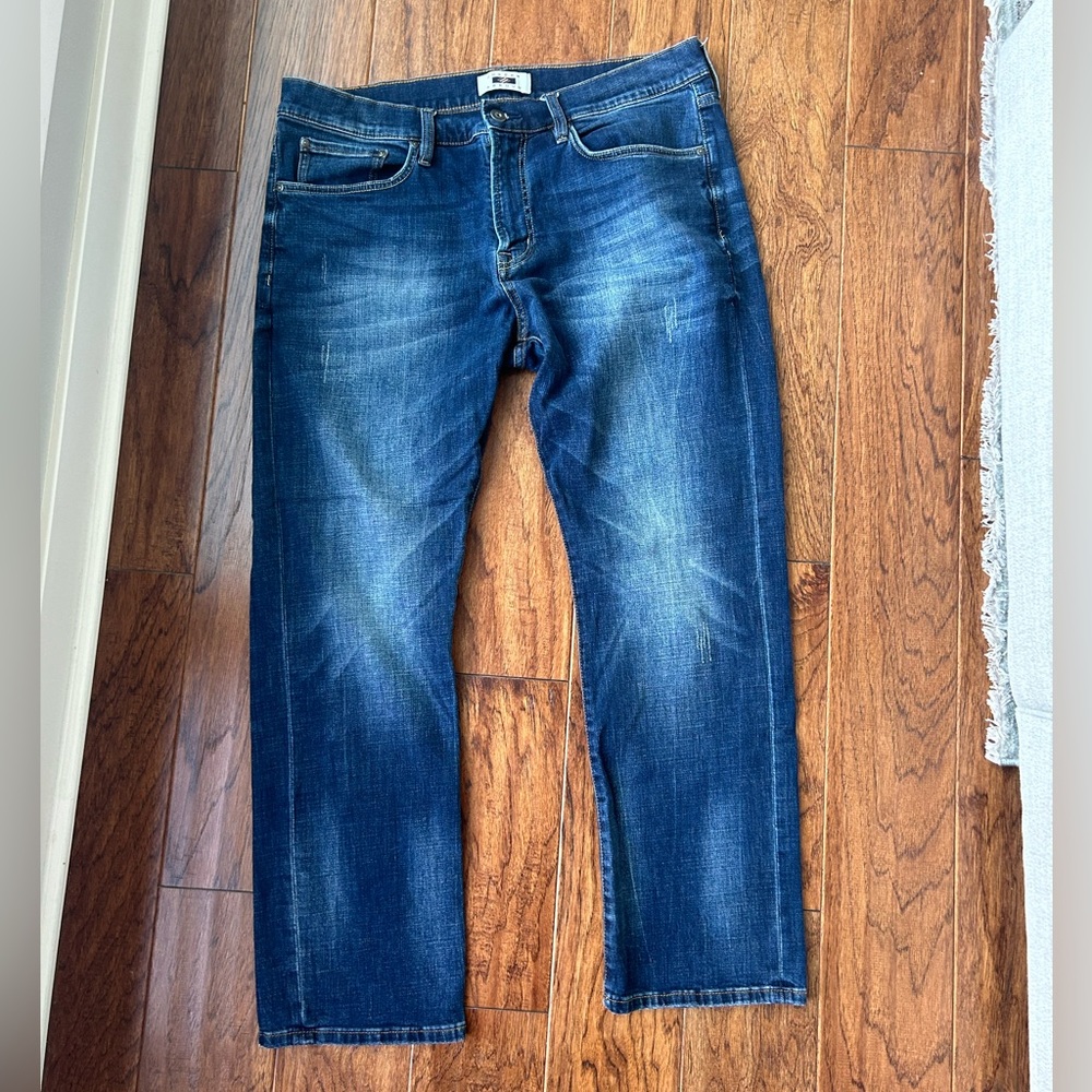 JOSEPH ABBOUD DISTRESSED JEANS 36x30